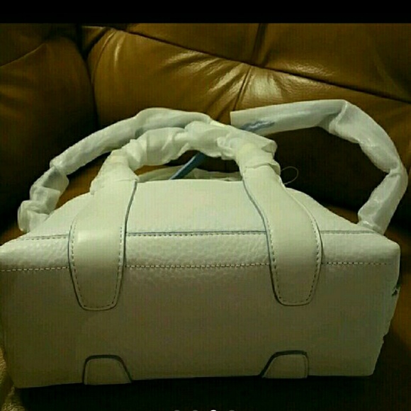 Genuine Coach Leather Hand/Shoulder Bag NWT - Picture 3 of 8